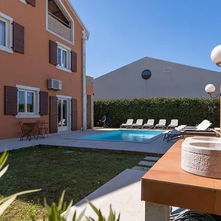 Βίλα Leon Private Pool