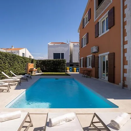 Leon Private Pool Funtana