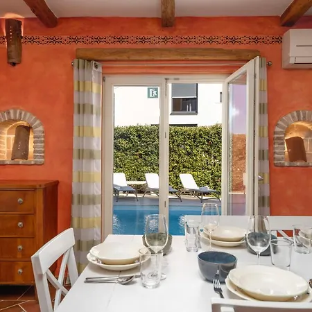 Leon Private Pool * Funtana